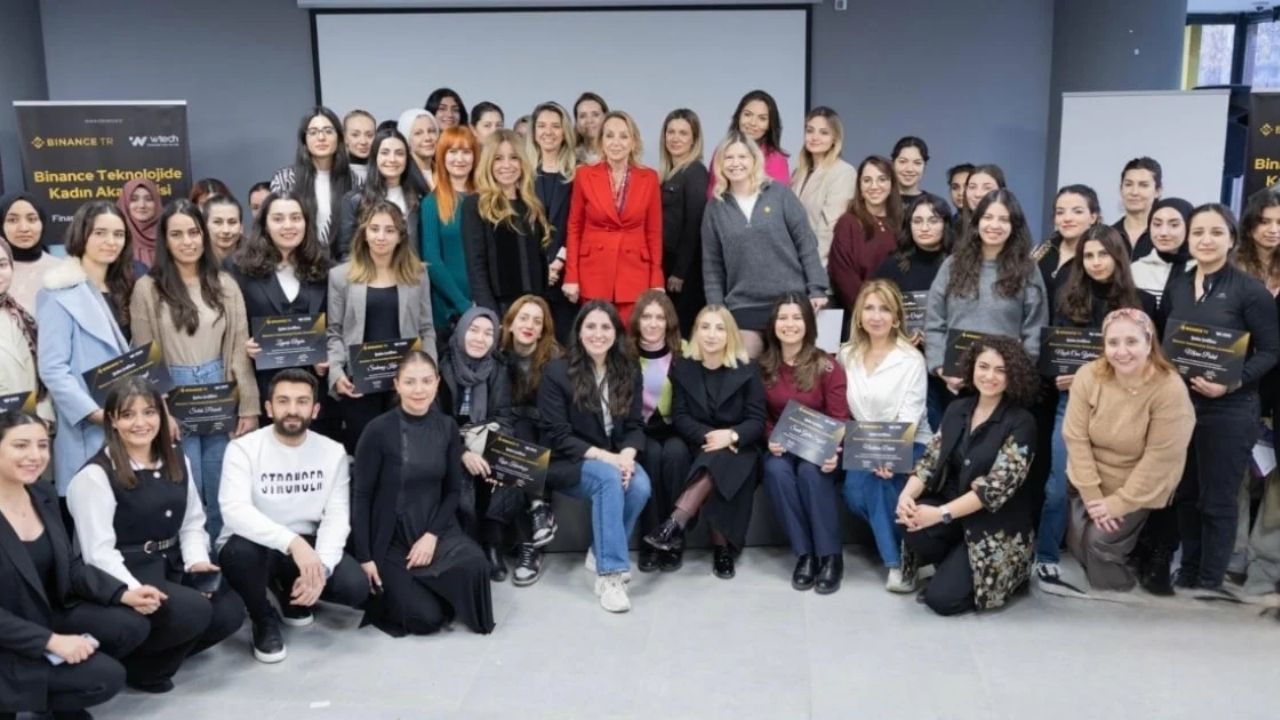 Binance Teknolojide Kadın Akademisi, 2025 Sonunda 2000 Kadına Ulaşmayı Hedefliyor - Yazar Kadın