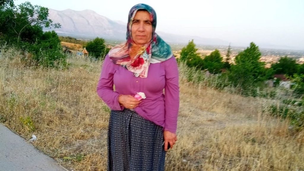 Denizli'de Kayıp Kadının Cansız Bedeni Komşusunun Bahçesindeki Çuvalda Bulundu - Yazar Kadın