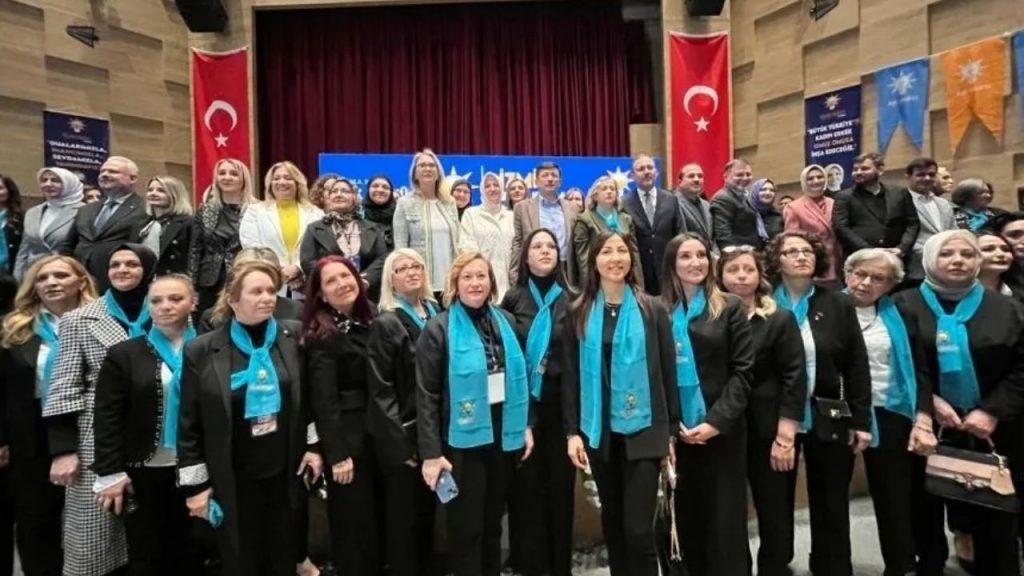 İzmir’de Ak Kadınlar Gece Gündüz Çalışmaya Devam Edecek - Yazar Kadın