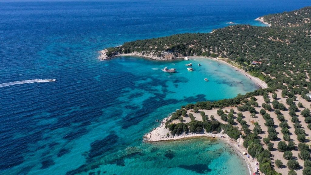 İzmir'in Dikili İlçesindeki Doğal Cennet Denizköy - Yazar Kadın