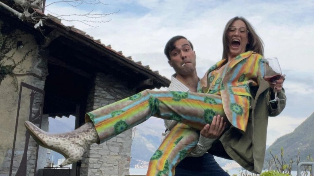 Serenay Sarıkaya Ve Mert Demir İddiaların Ardından İlk Kez Kameralara Yansıdı - Yazar Kadın