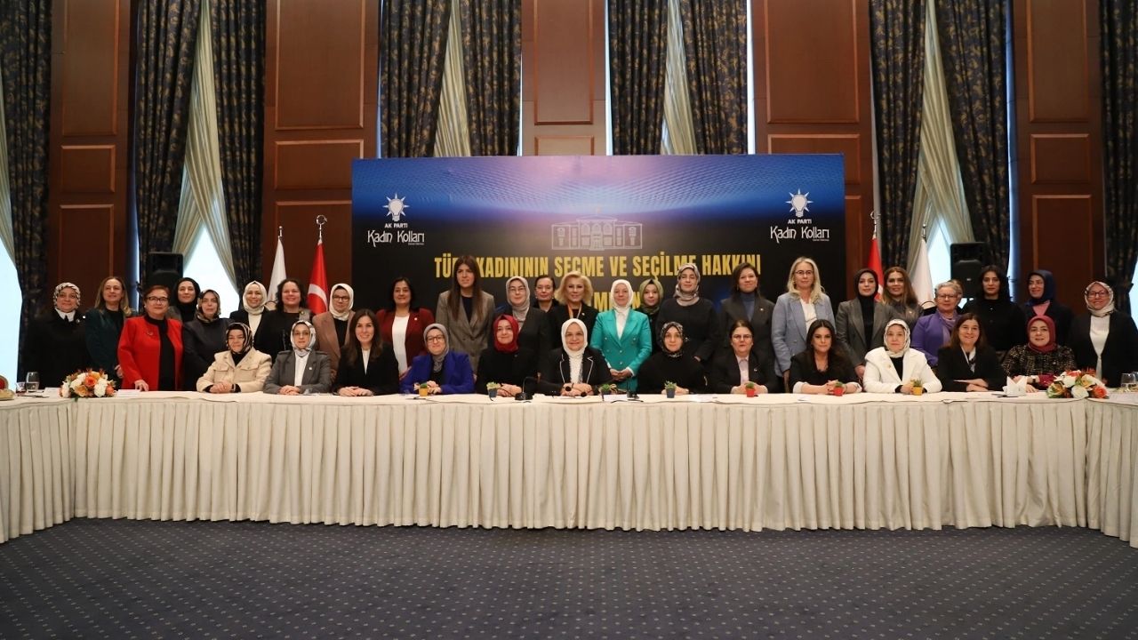 Ak Parti Balıkesir Kadın Kolları Teşkilatı, Strateji Toplantısında Buluştu - Yazar Kadın