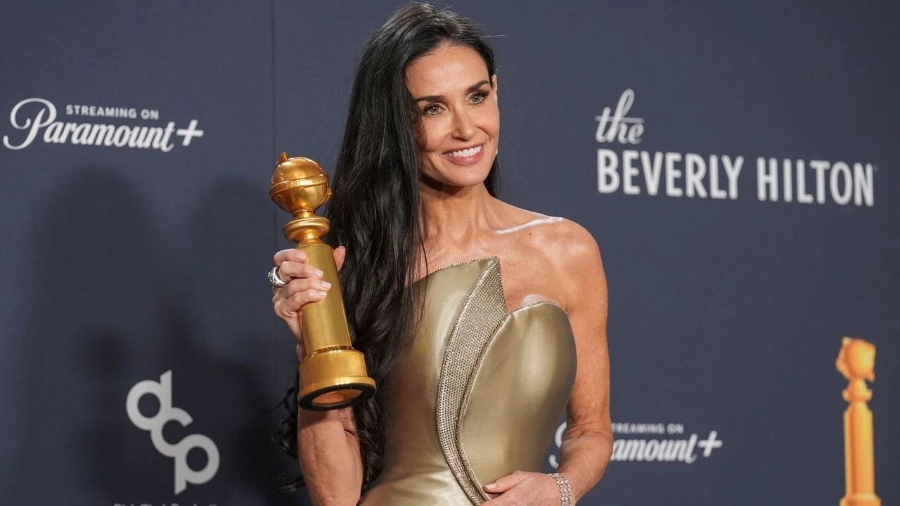 Demi Moore Ödülden Ödüle Koşuyor, Ama Kalbi Paramparça Mı (1) - Yazar Kadın
