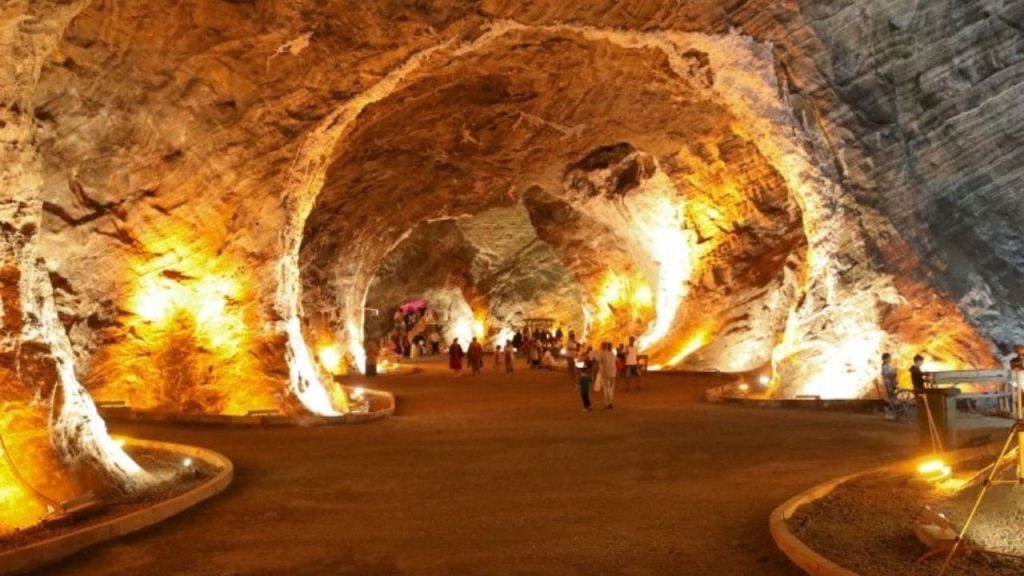 Iğdır’ın Gizli Güzelliklerinden Biri Tuz Mağaraları - Yazar Kadın