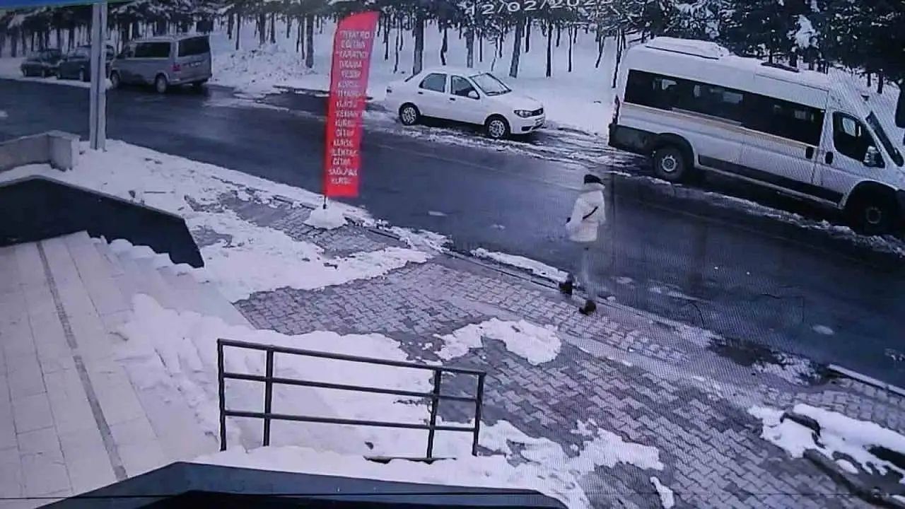 Vurulan Kadın Boşandığı Eşi Tarafından öldürüldü. - Yazar Kadın