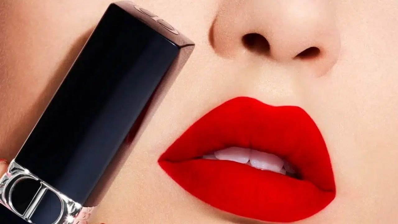 Yeni Tiktok Trendi Kırmızı Ruj, Neden Bu Kadar Popüler Oldu - Yazar Kadın