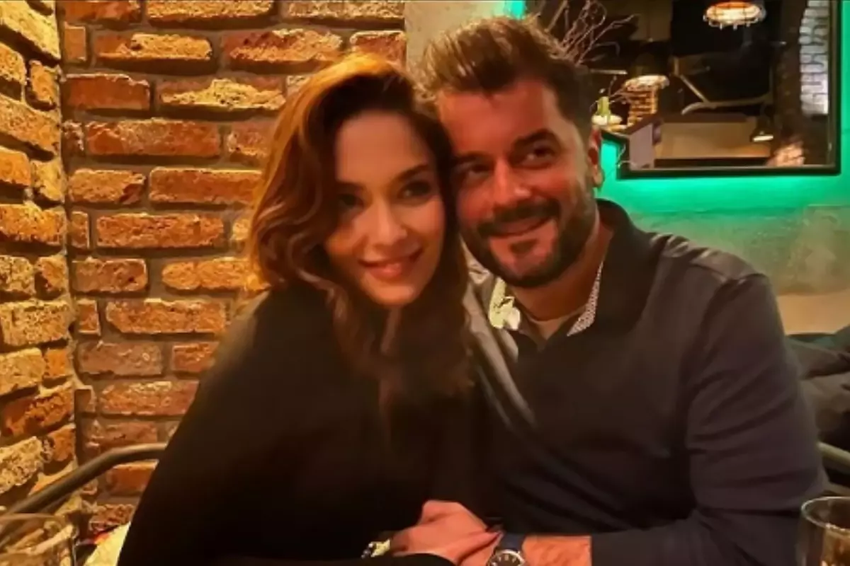 Dizi Setinden Ask Dogdu Selin Isik Ve Yonetmen 18361110 2744 Amp - Yazar Kadın