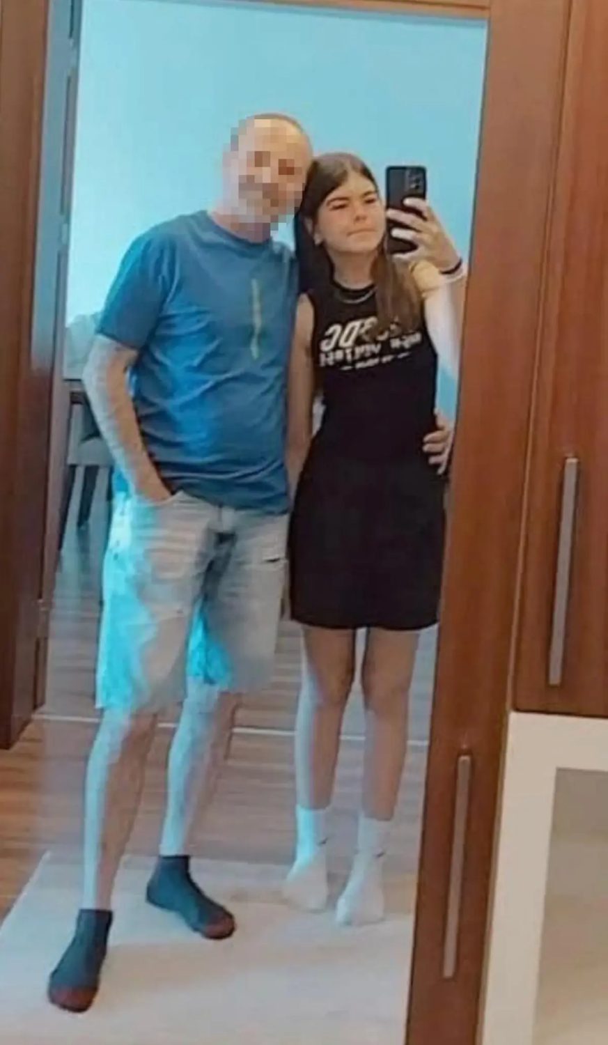 Kizini Olduren Cani Baba Kizimi Kanepede Bogdum 18361137 204 Amp - Yazar Kadın