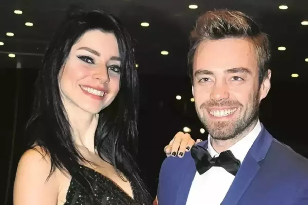 Merve Bolugur Ile Murat Dalkilic Baristi Mi 18394810 4005 Amp - Yazar Kadın