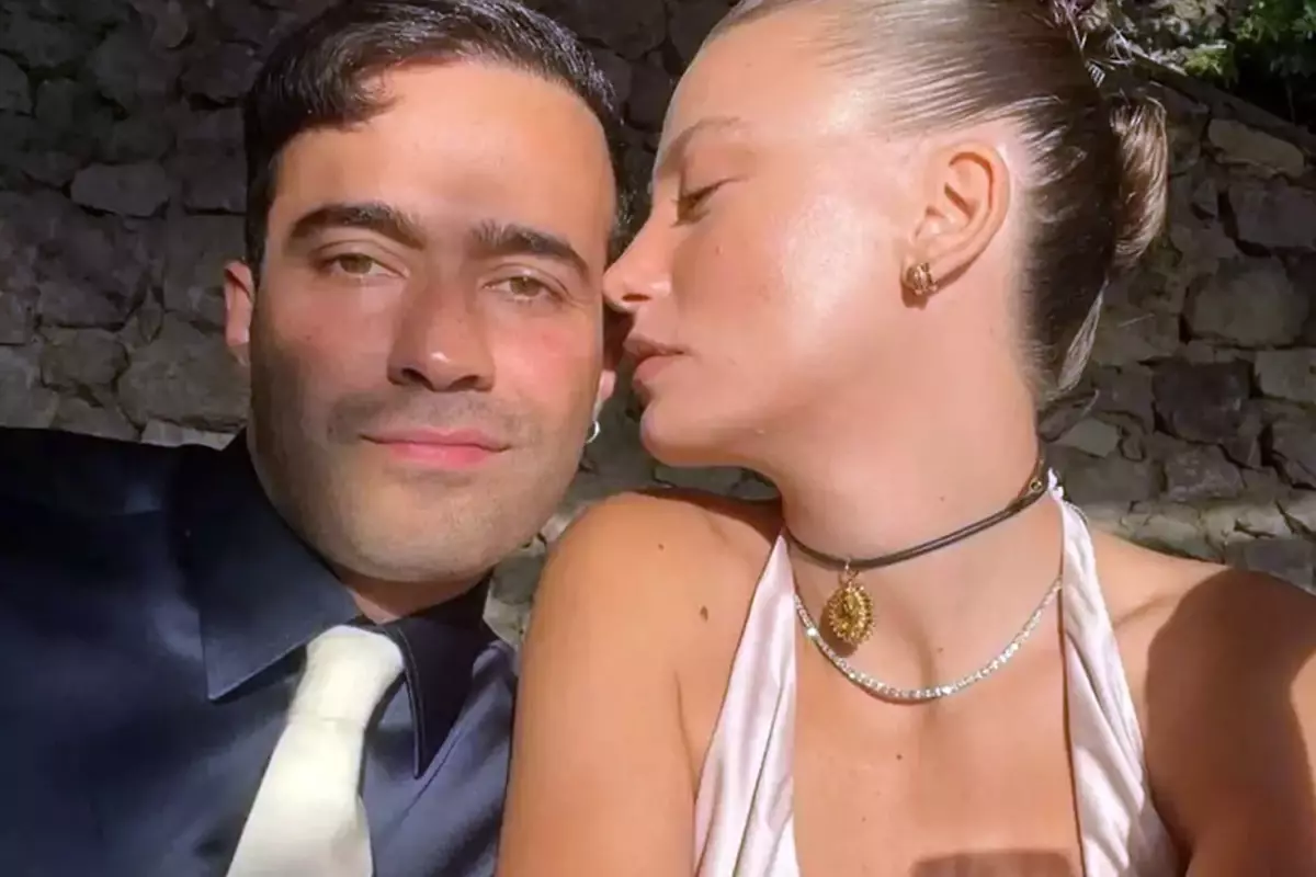 Serenay Sarikaya Dan Mert Demir Le Sevgililer 18376653 9113 Amp - Yazar Kadın