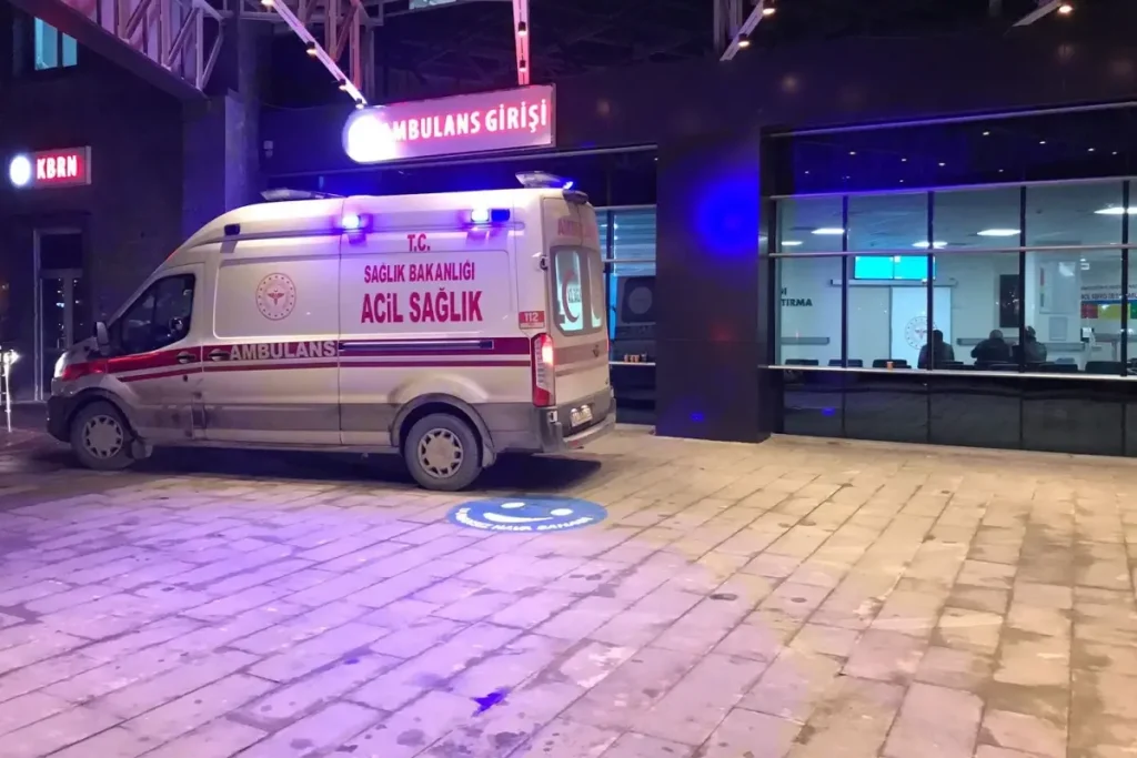 Sokakta Tanimadigi Kadini Bicakladi Ifadesi Pes 18366561 7870 Amp - Yazar Kadın