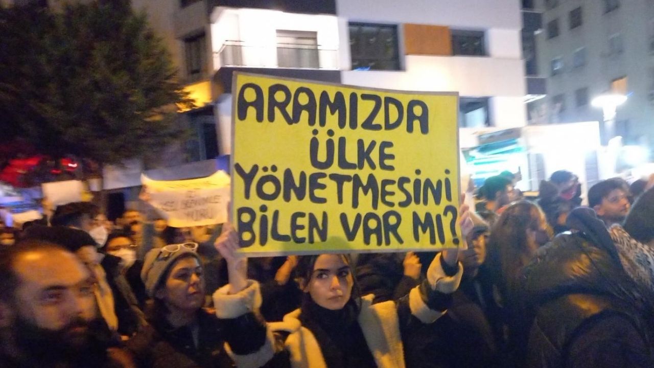İzmir’de Karaciğer Yetmezliği Olan Kardelen Yazkı’nın Serbest Bırakılmaması Tepki Topladı - Yazar Kadın