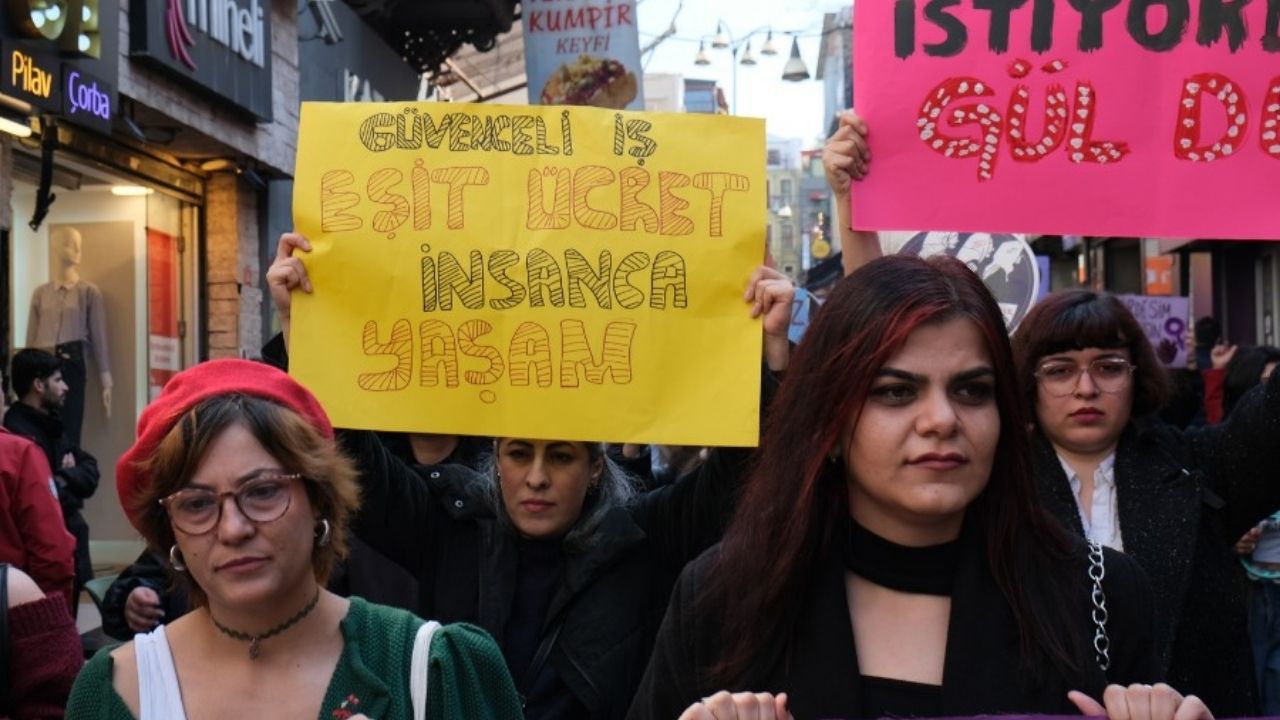 Kadınlar İçin Eşit Ücret, Adil Bir Gelecek Eşit İşe Eşit Ücret Talebi - Yazar Kadın