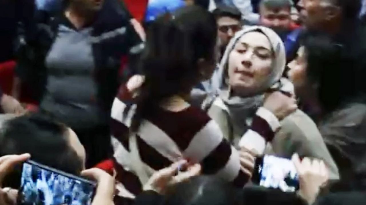 Özgür Özel, Şişli Meclis Üyesi Yusuf Özcan'ın Istifasını Talep Etti (1) - Yazar Kadın