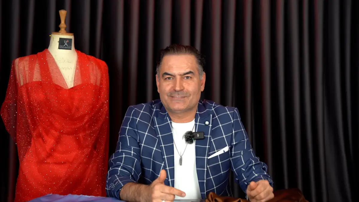 Ozkan Karakusoglu Unlulerin Kiyafetlerini 18433218 1674 Amp - Yazar Kadın