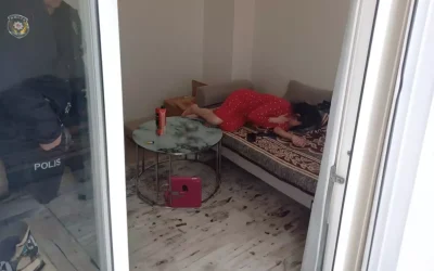 Partnerine şiddet uygulayan adam, kadını bıçakladı