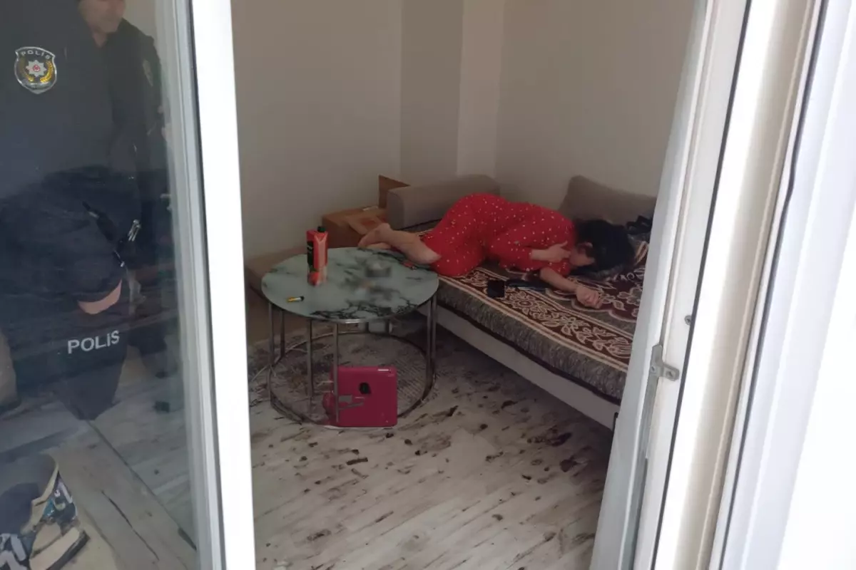 Birlikte Yasadigi Kadini Dovup Bicakladi 18570442 9662 Amp - Yazar Kadın