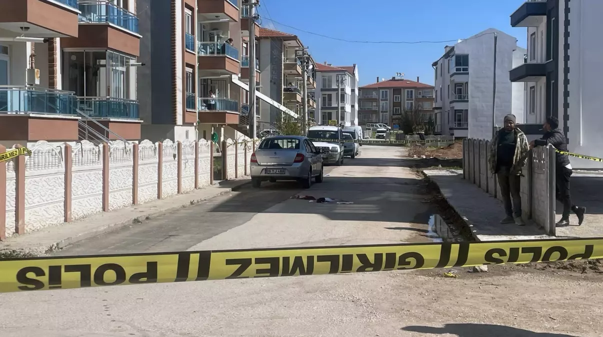 Bosanma Asamasindaki Esini Cocuguna Ait Esyalari 18513503 6235 Amp - Yazar Kadın