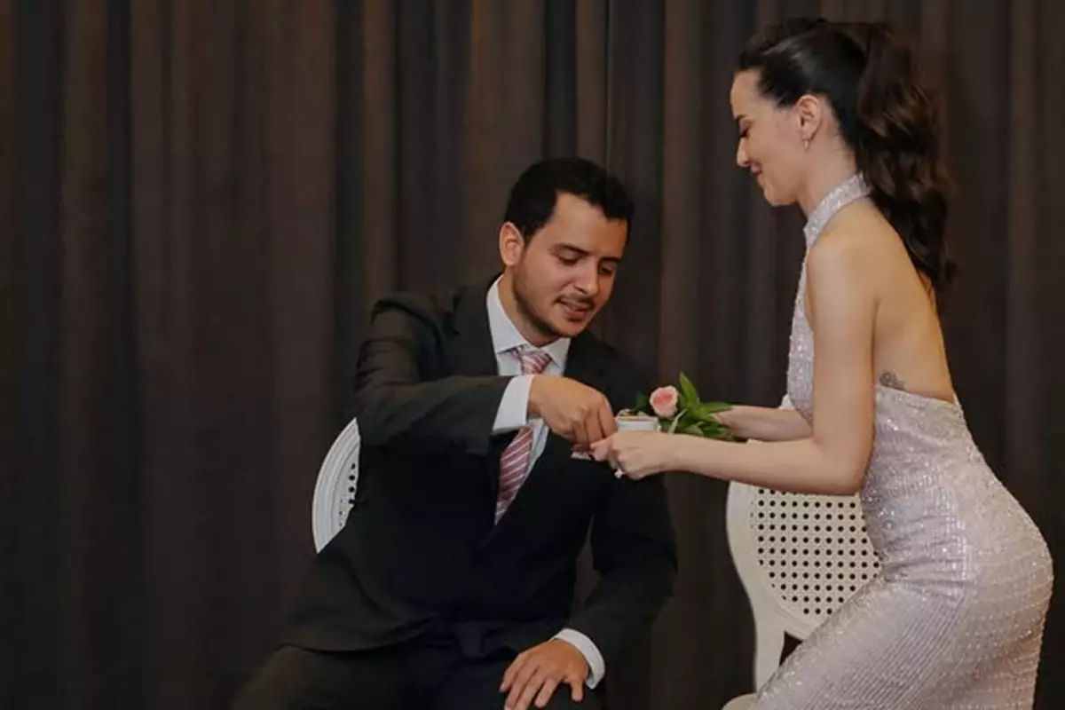 Oyuncu Ezgi Senler Cocukluk Askiyla Evlilige Ilk 18531988 961 Amp - Yazar Kadın