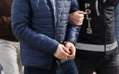 Sokakta eşini öldüren zanlı polis tarafından yakalandı