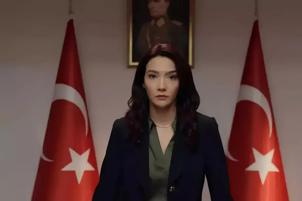 Teskilat Dizisinden Cikarilan Aybuke Pusat In 18532230 1711 Amp - Yazar Kadın