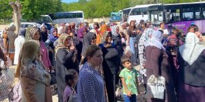 Anneler Günü’nde Diyarbakır’da Renkli Buluşma: Yüzlerce Kadın Bir Araya Geldi