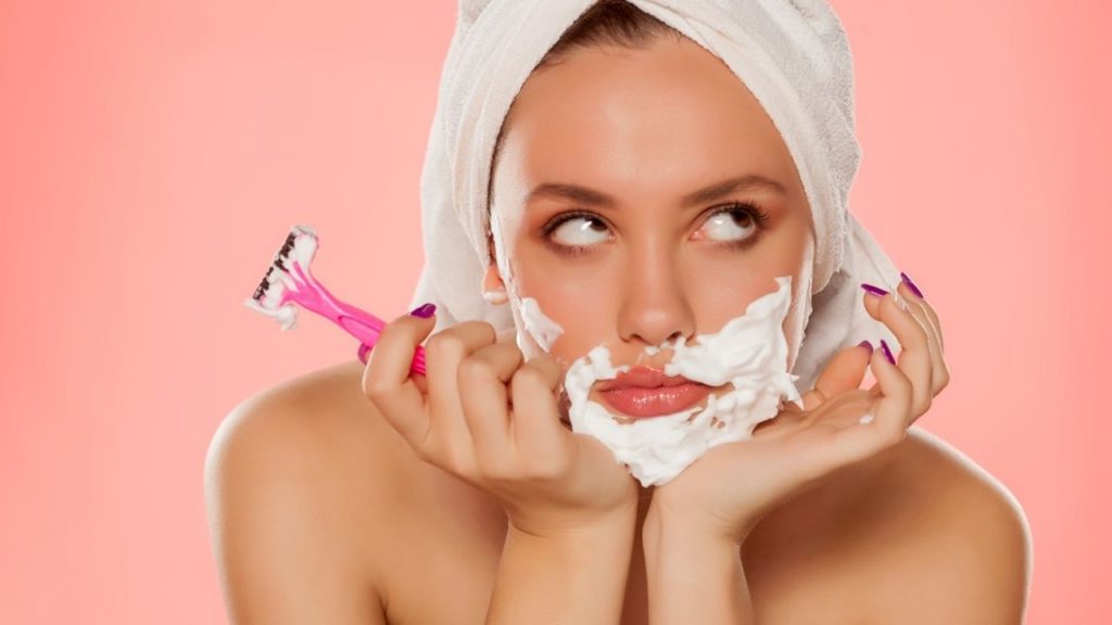 Kadınlarda Tüylenme Problemi Hormonal Dengesizliklerin Rolü - Yazar Kadın