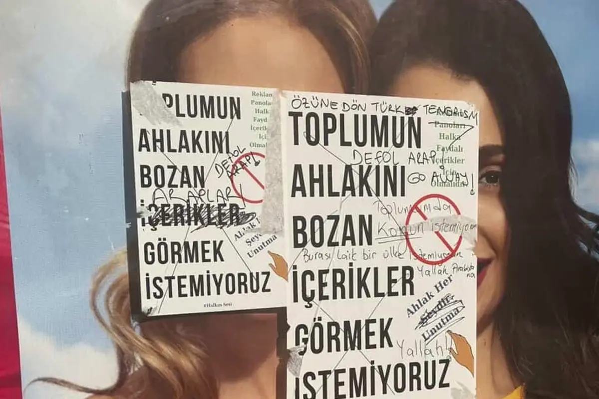 Gulumseyen Kadinlarin Yer Aldigi Reklam 18578261 5035 Amp - Yazar Kadın