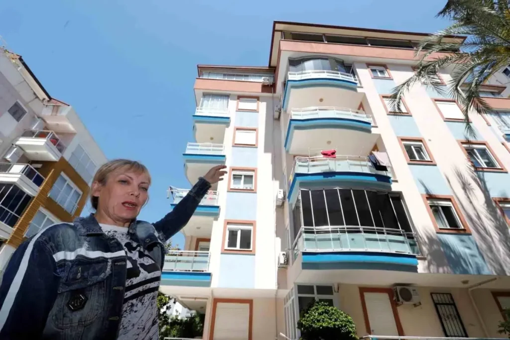 Rus Ogretmen Antalya Da Varlik Icinde Yokluk 18644820 Amp - Yazar Kadın