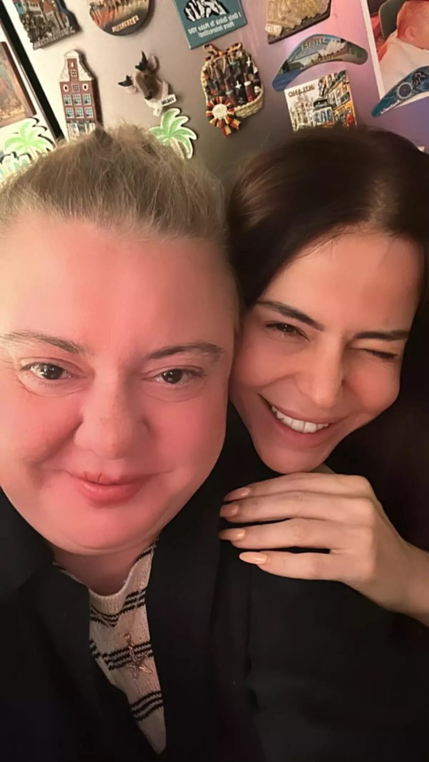 Simge Sagin In Aci Gunu Genc Yasta Hayatini 18633468 5353 Amp - Yazar Kadın
