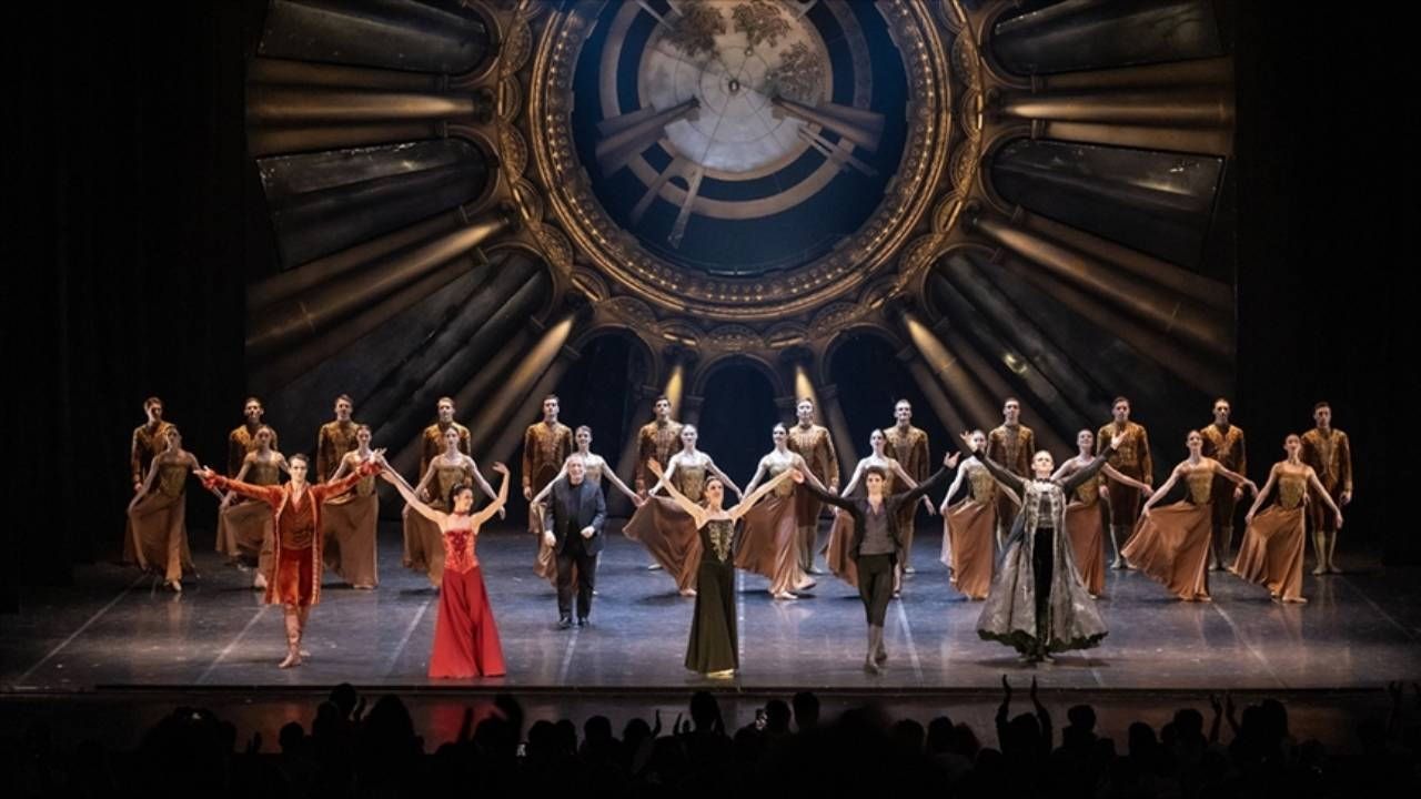 İstanbul Opera Ve Bale Festivali “rus Hamlet” Ile Final Yaptı Sessiz Bir Çığlık, Bedenle Anlatılan Bir Trajedi - Yazar Kadın