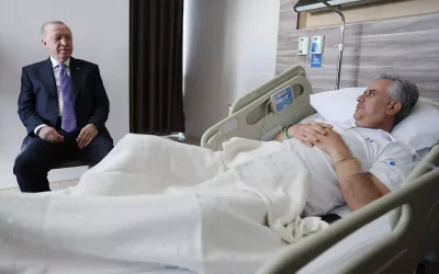 Cumhurbaşkanı Erdoğan, kaza geçiren Hasan Basri Yalçın’ı hastanede ziyaret etti.