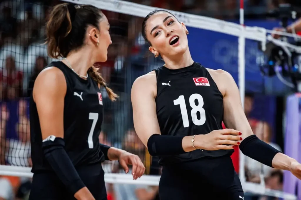 Fenerbahce Hande Baladin I Transfer Etti 18701312 1091 Amp - Yazar Kadın