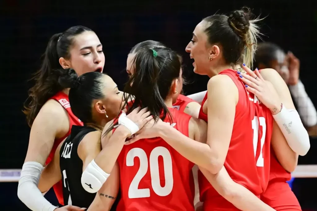Filenin Sultanlari Polonya Yi Da Maglup Ederek 18720151 4887 Amp - Yazar Kadın