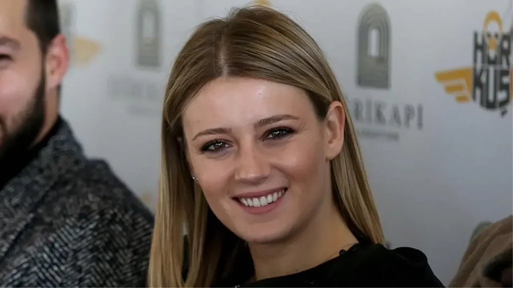 Gizem Karaca Nin Bebeginin Cinsiyeti Ne Ismi Ne 18790833 1506 Amp - Yazar Kadın