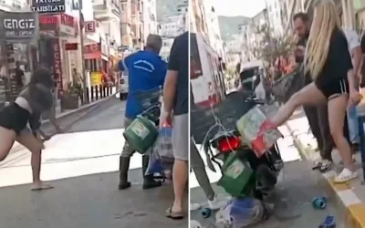 Genç kızlar sokak ortasında belediye çalışanını fırçayla dövdü!
