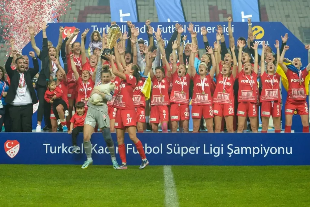 Kadin Futbolunda Olasi Turkiye Israil Gerginligi 18784946 7393 Amp - Yazar Kadın