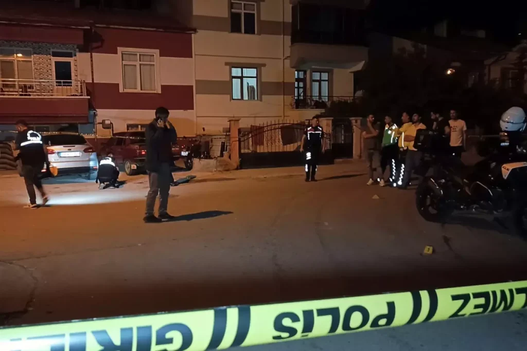 Kiz Arkadasinin Babasini Ve Agabeyini Pompali 18743618 7992 Amp - Yazar Kadın