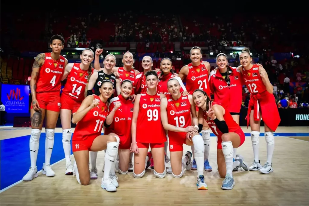 Turkiye Fransa Voleybol Macindan Kareler Filenin 18707941 5762 Amp - Yazar Kadın