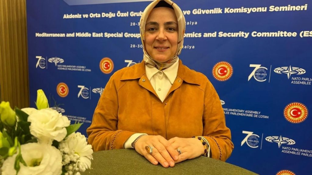 Ak Parti Kadın Kolları Başkanı Ercan'dan Eskişehir'e önemli Mesaj - Yazar Kadın