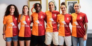 Galatasaray Kadın Futbol Takımı, 6 oyuncuya yeni sözleşme verdi.
