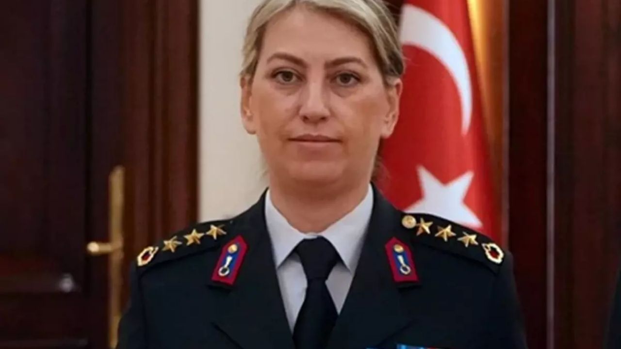 Jandarma'nın Yeni Paşası Gülden Mat Şakir Tuğgeneralliğe Yükseldi - Yazar Kadın