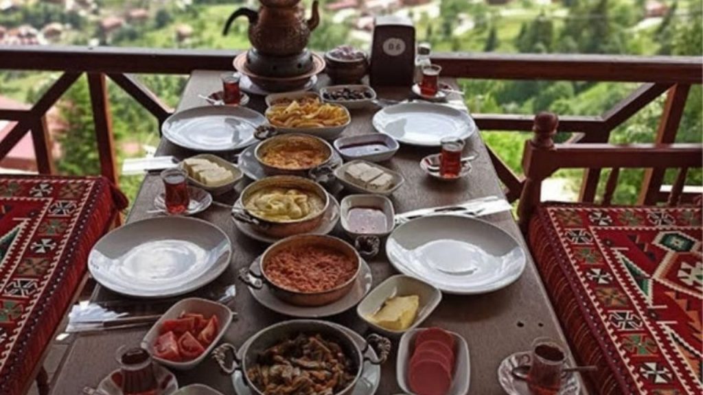 Trabzon Kahvaltısının Öne Çıkan Lezzetleri Ve Yemekleri - Yazar Kadın