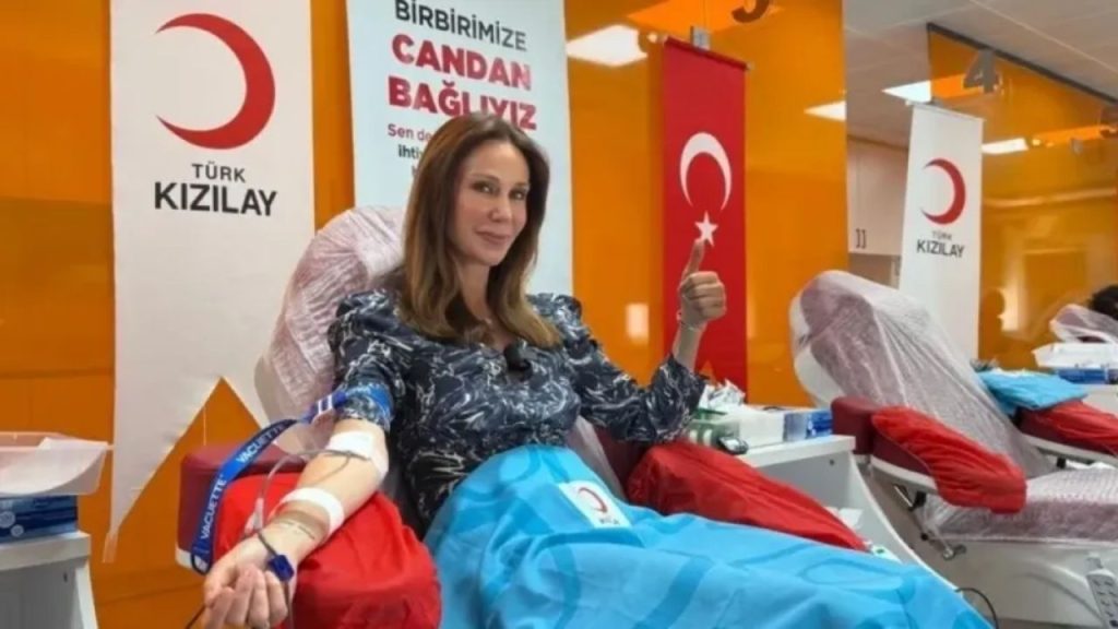 Ünlü İsimlerden Kızılay’a Anlamlı Destek “birbirimize Candan Bağlıyız” - Yazar Kadın