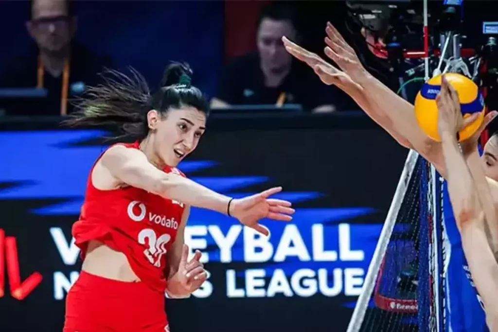 A Milli Kadin Voleybol Takimi Sirbistan A 18845333 6647 Amp - Yazar Kadın