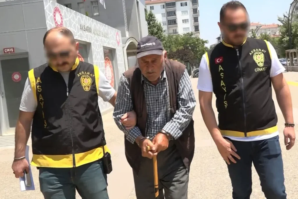 Esini Vuran 75 Yasindaki Adamdan Sok Eden Savunma 18893205 1562 Amp - Yazar Kadın