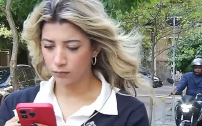 Muhabir kadın canlı yayına hazırlanırken kapkaççının hedefi oldu