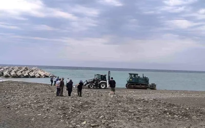Sahilde güneşlenen kadını ezdi, operatör tutuklandı