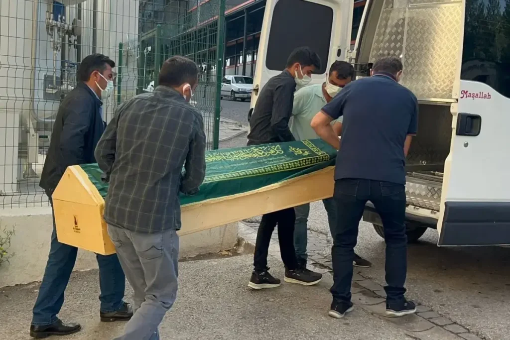 Sehirdeki Ilk Kene Kaynakli Olum 77 Yasindaki 18813848 2144 Amp - Yazar Kadın