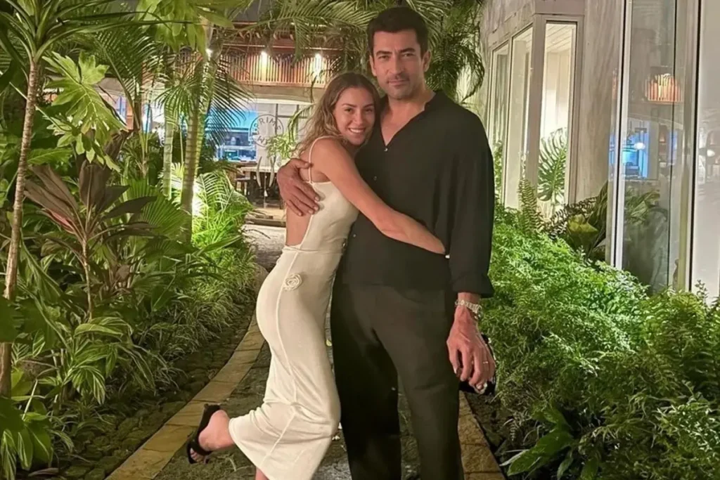 Sinem Kobal Dan Yillar Sonra Bikinili Paylasim 18834044 4349 Amp - Yazar Kadın